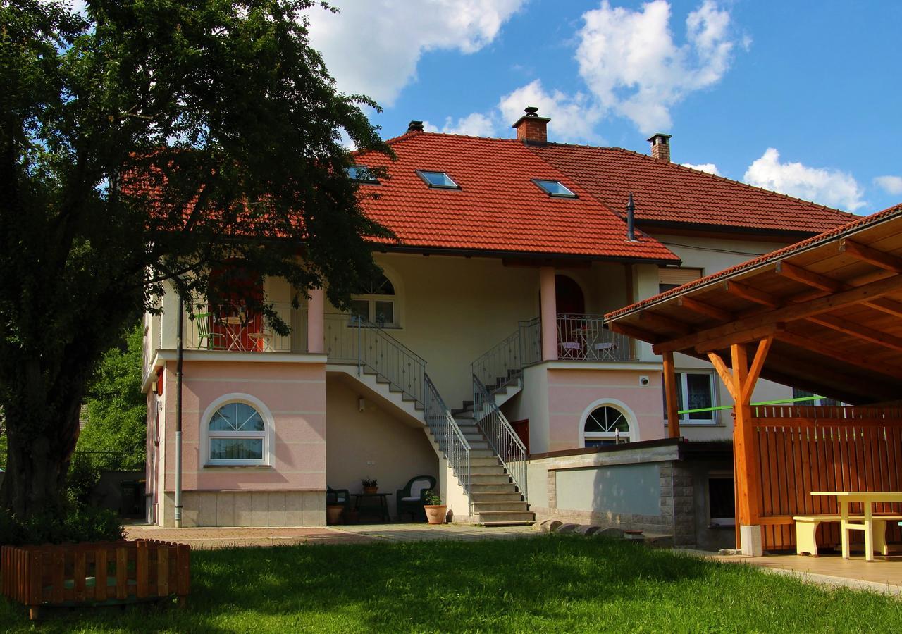 Prenocisca Angelin Hram, Tiny Apartments Markovec Exterior foto
